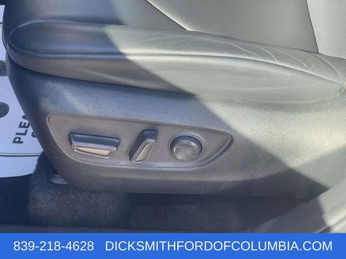 Used 2023 Toyota Highlander XLE image 18