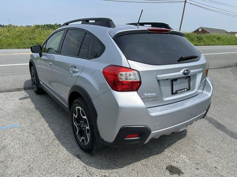 Used 2017 Subaru Crosstrek 2.0i Premium w/ Moonroof Package AWD/4WD image 8