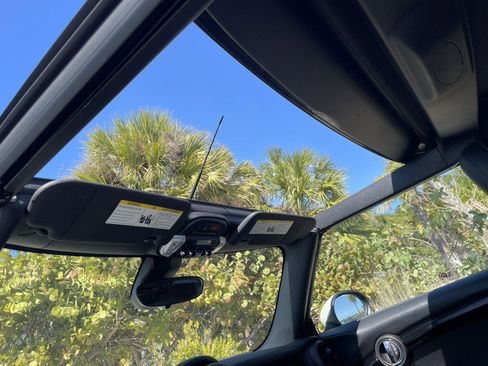 Used 2019 MINI Cooper S image 23