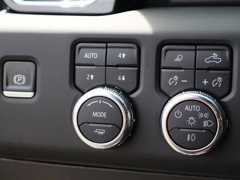 Used 2024 GMC Sierra 2500 Denali Ultimate AWD/4WD image 21