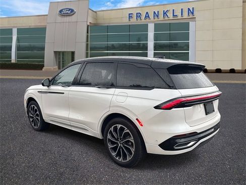 Used 2024 Lincoln Nautilus Reserve image 5