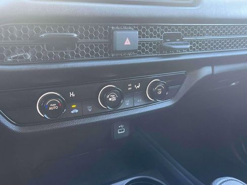 Certified 2024 Honda HR-V LX image 27