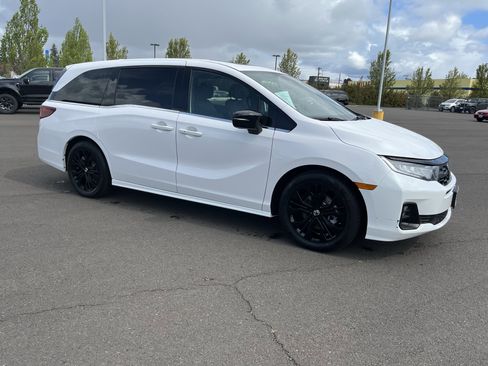 Used 2025 Honda Odyssey Sport-L image 7