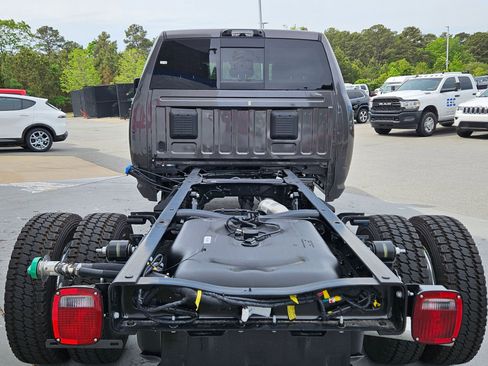 New 2026 RAM 4500 4x4 Crew Cab DRW w/ Laramie Trim Package image 25