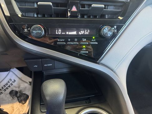 Used 2022 Toyota Camry LE w/ Carpet Mat Package (TMS) image 12