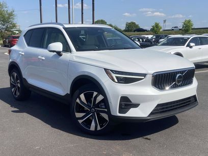 New 2025 Volvo XC40 B5 Ultra w/ Climate Package