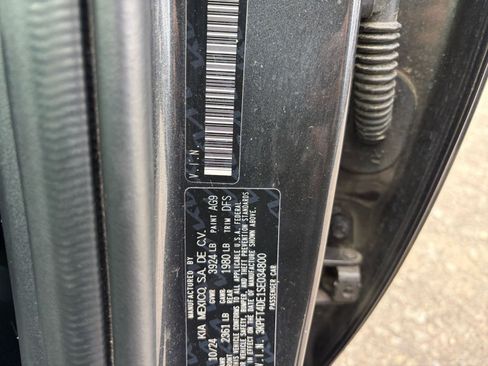 Used 2025 Kia K4 LXS image 27