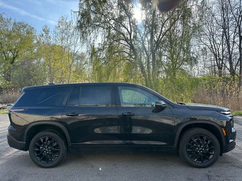 Used 2024 Chevrolet Traverse LS w/ Midnight/Sport Edition FWD image 14