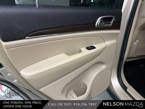 Used 2014 Jeep Grand Cherokee Limited w/ Luxury Group II image 37