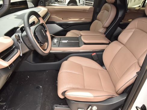 New 2026 Lincoln Navigator L Black Label AWD/4WD image 13