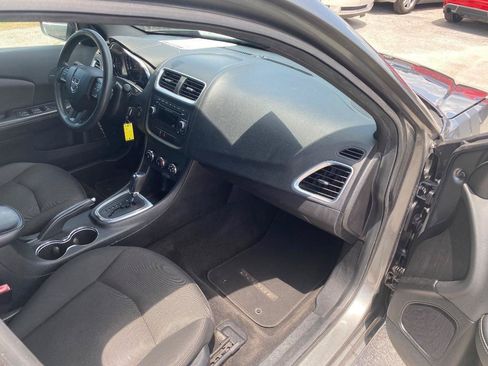 Used 2013 Dodge Avenger SE FWD image 22