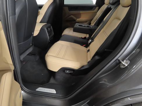 Certified 2026 Porsche Cayenne S AWD/4WD image 43