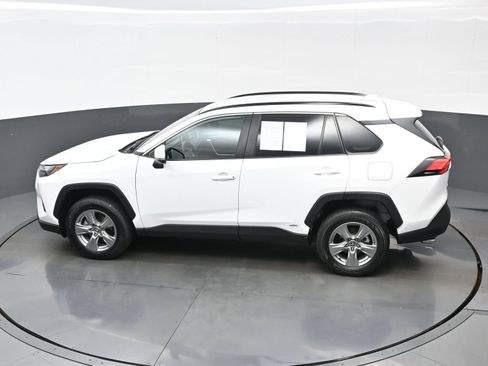 Used 2024 Toyota RAV4 XLE AWD/4WD image 37