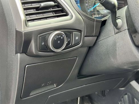 Used 2024 Ford Edge SEL image 9
