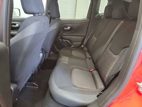 Used 2023 Jeep Renegade Latitude AWD/4WD image 27