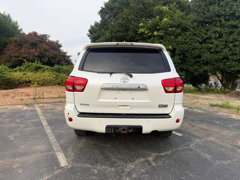 Used 2010 Toyota Sequoia Platinum AWD/4WD image 7