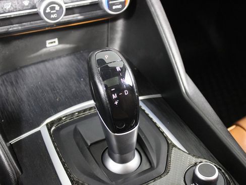 Used 2018 Alfa Romeo Giulia RWD image 24
