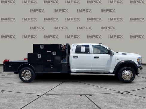 Used 2024 RAM 5500 Tradesman w/ Chrome Appearance Group AWD/4WD image 6
