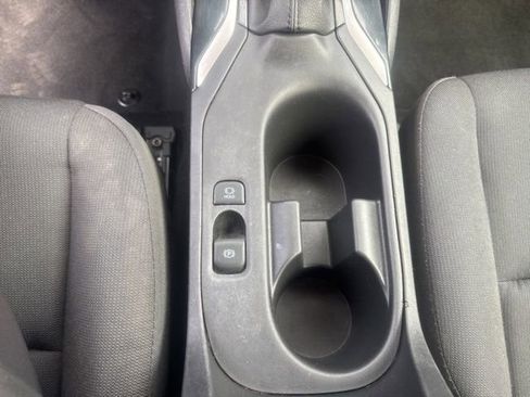 Used 2025 Toyota Corolla LE image 28