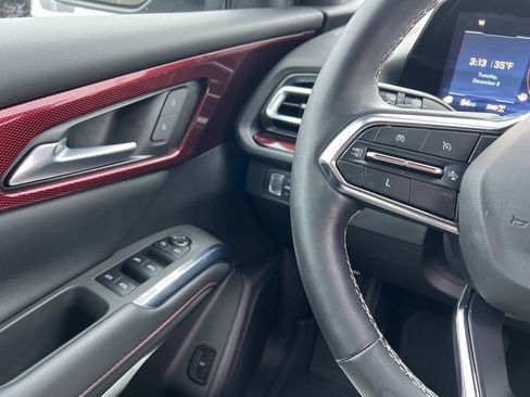 Used 2025 Chevrolet Traverse Z71 w/ Driver Confidence Package image 21