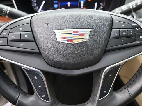 Used 2017 Cadillac XT5 Premium Luxury image 30