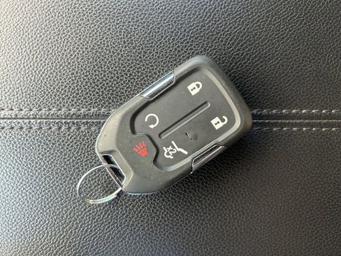 Used 2021 GMC Terrain SLT image 33