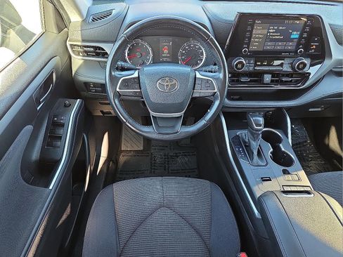 Used 2022 Toyota Highlander LE image 13