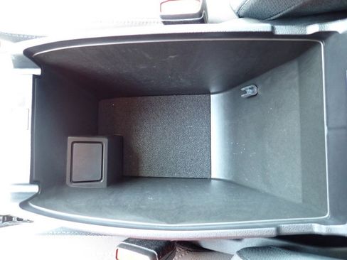 Used 2021 Ford Escape SE image 21