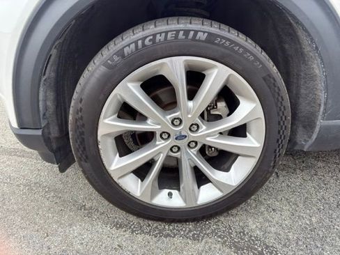 Used 2022 Ford Explorer Platinum w/ Equipment Group 601A image 9