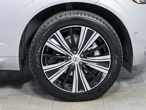 Certified 2023 Volvo XC60 B5 Plus w/ Protection Package Premier AWD/4WD image 38