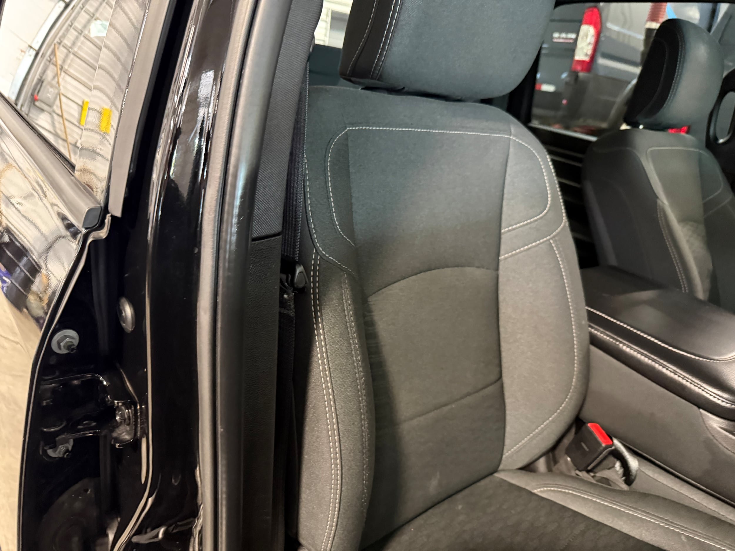 Certified 2025 RAM 2500 Big Horn AWD/4WD image 11