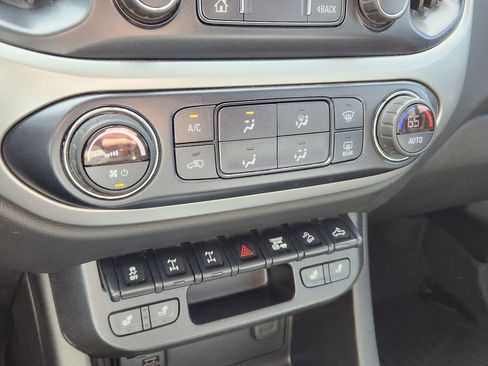 Used 2020 Chevrolet Colorado ZR2 image 20