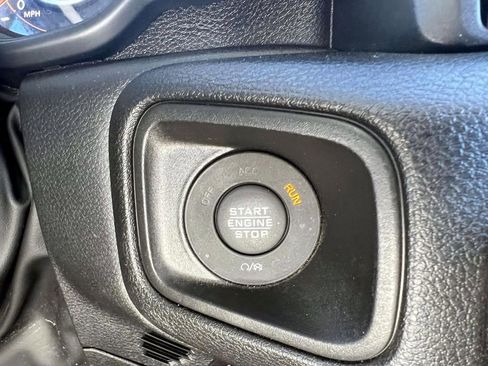 Certified 2024 Jeep Gladiator Sport image 23