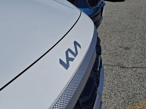 New 2026 Kia Seltos LX FWD image 5