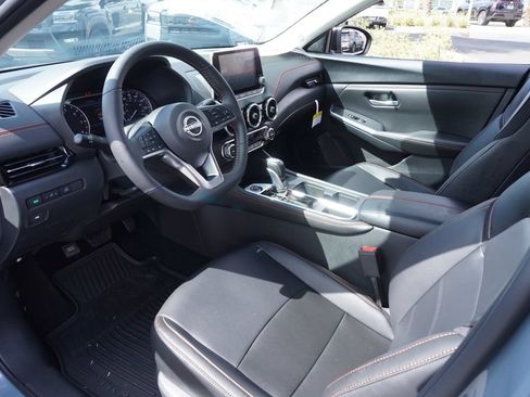 Certified 2025 Nissan Sentra SR w/ SR Premium Package FWD image 17