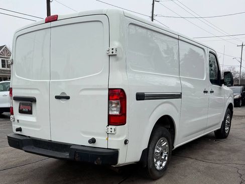 Used 2018 Nissan NV 2500 SV RWD image 13