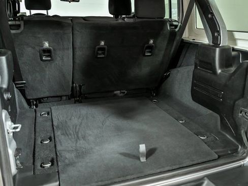 Used 2018 Jeep Wrangler Unlimited Sport S image 8