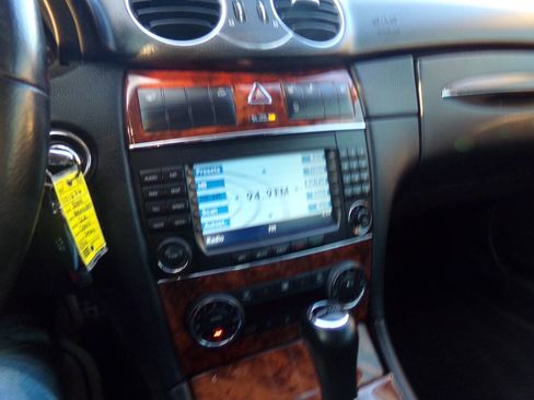 Used 2009 Mercedes-Benz CLK 550 Cabriolet w/ Premium I Pkg image 15