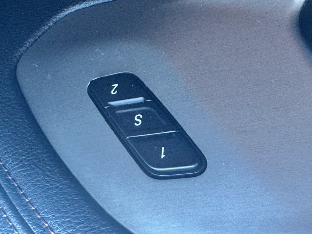 Used 2024 Chrysler Pacifica Pinnacle FWD image 32