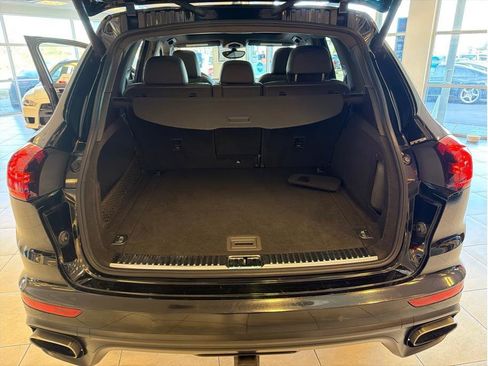 Used 2017 Porsche Cayenne Platinum Edition image 30
