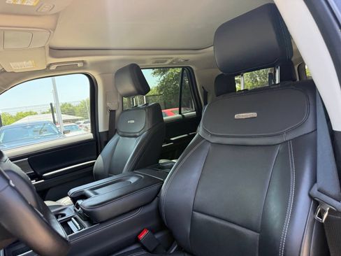 Used 2025 Ford Expedition Max Platinum AWD/4WD image 11