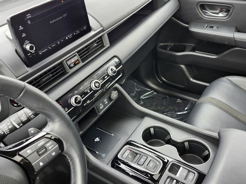 Used 2024 Honda Pilot Touring image 35