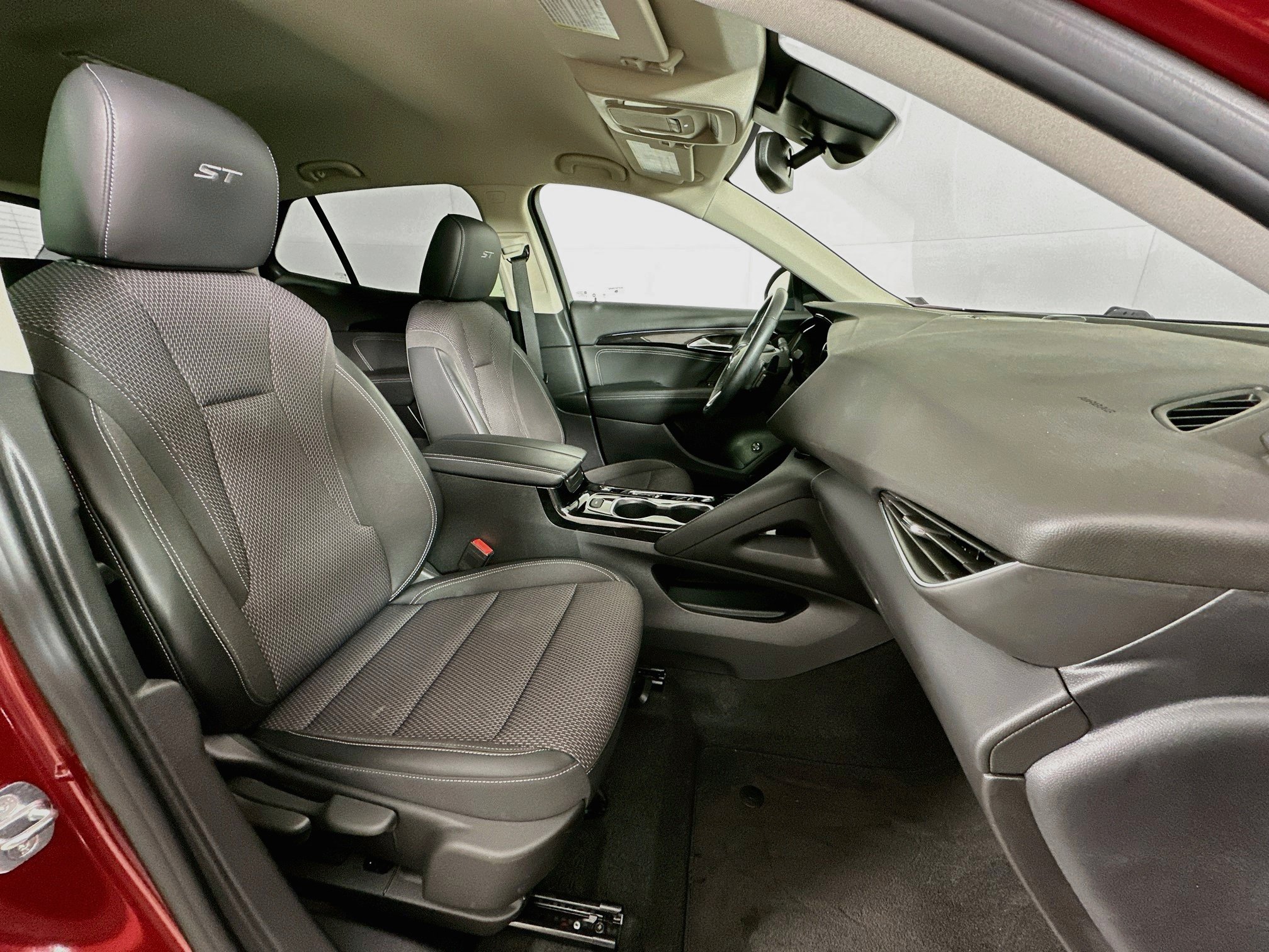 Used 2023 Buick Envision Preferred w/ Sport Touring Package AWD/4WD image 30