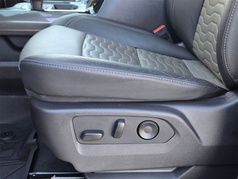 Used 2025 Chevrolet Silverado 1500 ZR2 w/ Technology Package image 14