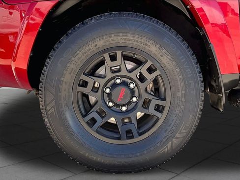 Used 2018 Toyota 4Runner TRD Off-Road Premium w/ Wilderness Package AWD/4WD image 10