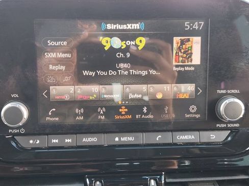 Used 2022 Nissan Pathfinder SV FWD image 15