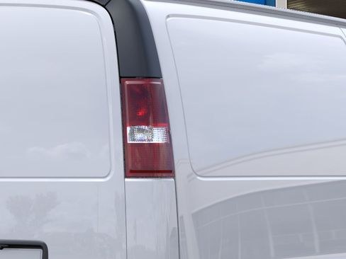 New 2026 Chevrolet Express 2500 Extended RWD image 11
