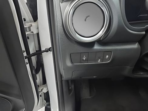 Used 2023 Hyundai Kona SEL FWD image 11