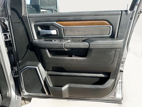Used 2024 RAM 2500 Laramie image 33