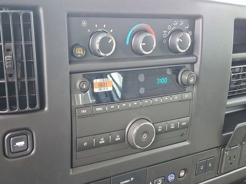 New 2025 Chevrolet Express 3500 w/ Driver Convenience Package image 10